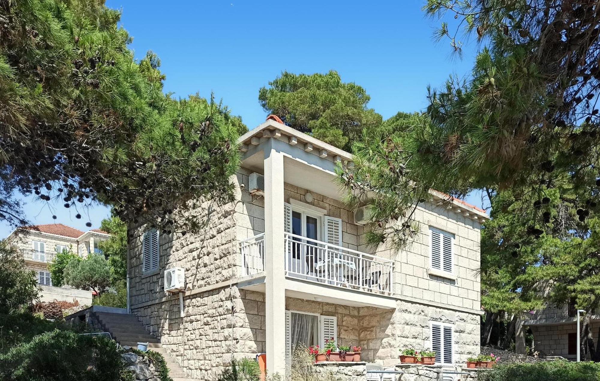 Amazing Apartment In Lumbarda With Kitchen מראה חיצוני תמונה