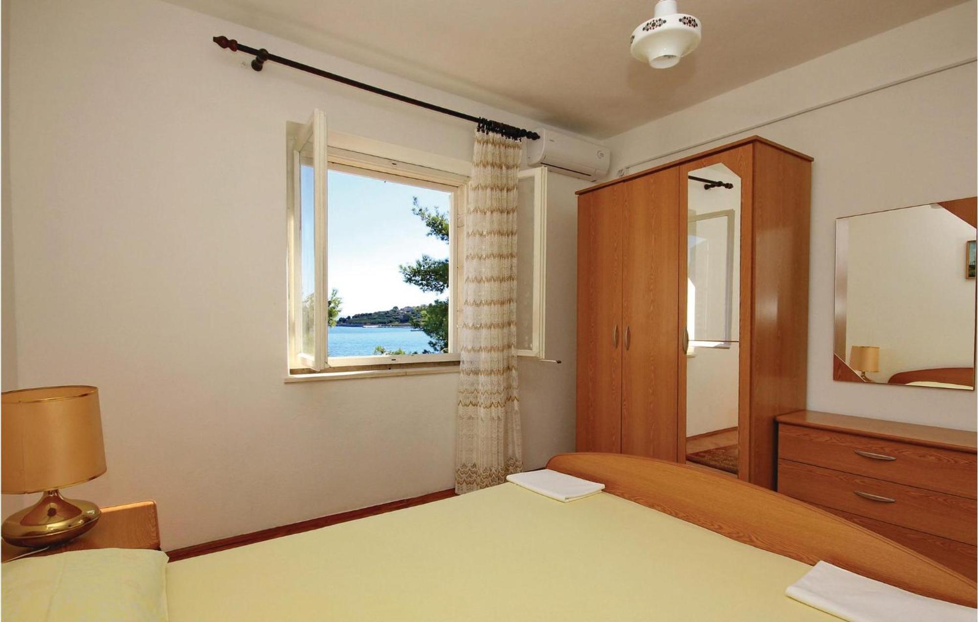 Amazing Apartment In Lumbarda With Kitchen מראה חיצוני תמונה